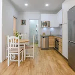 펜션 2 Bedroom Lovely In