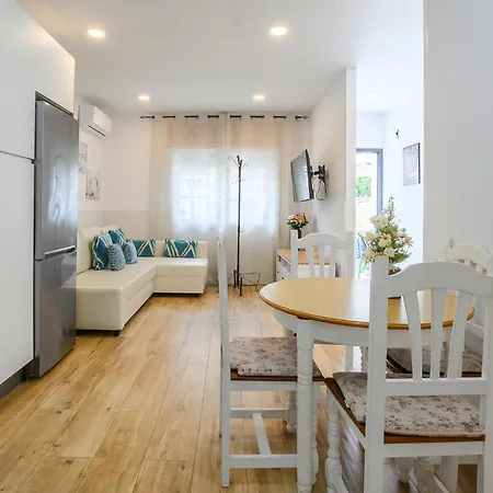 2 Bedroom Lovely In Hébergement de vacances Málaga