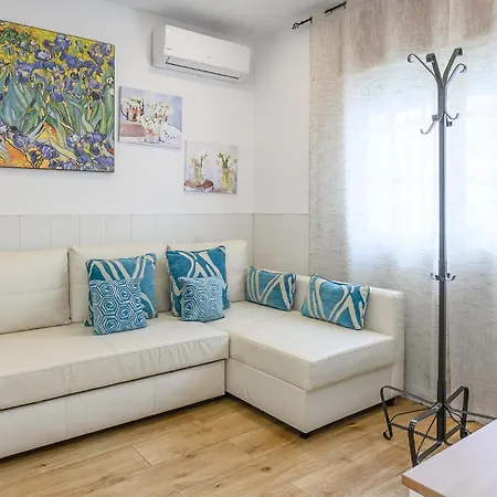 Hébergement de vacances 2 Bedroom Lovely In